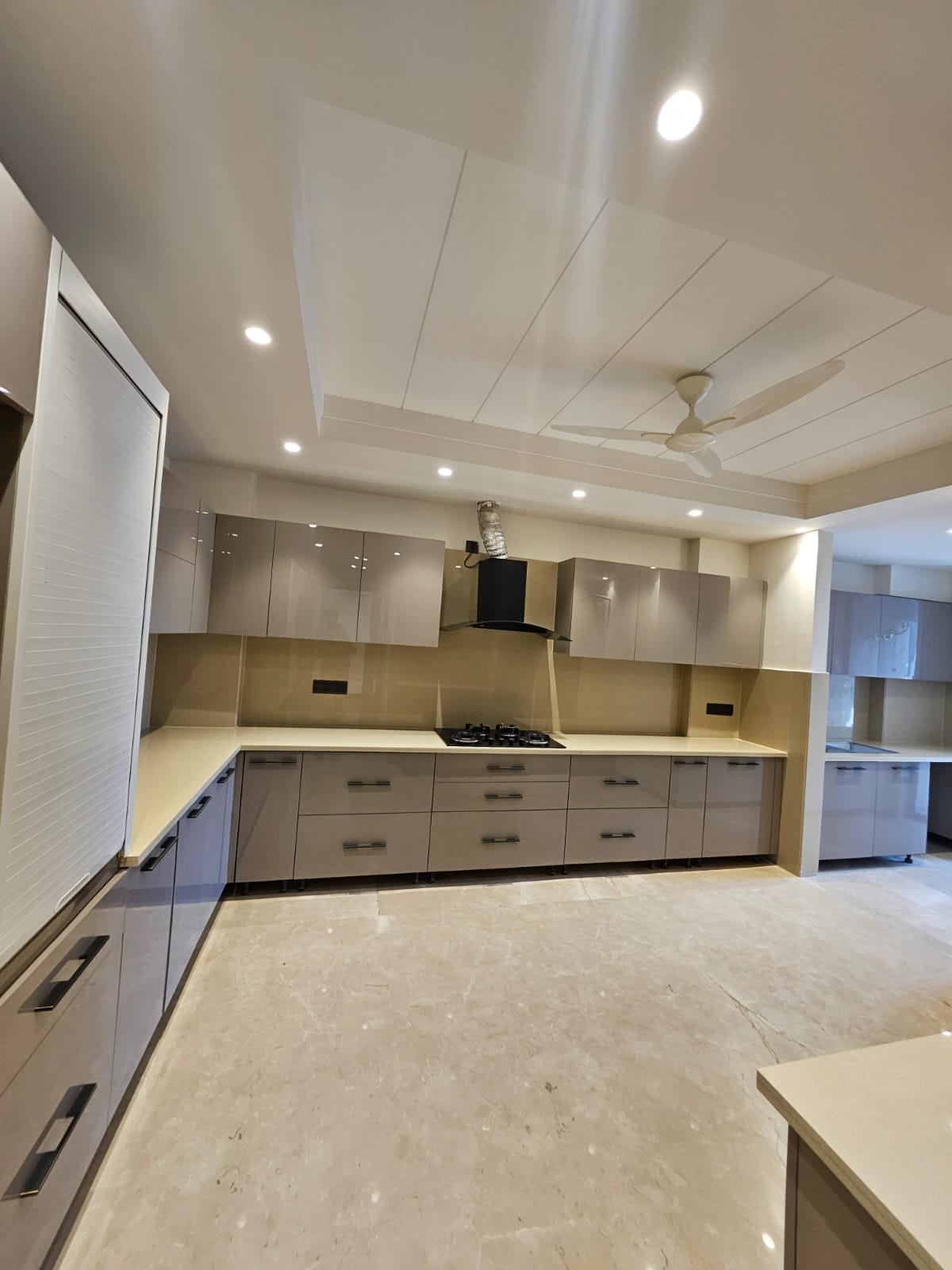 Independent Builder Floor